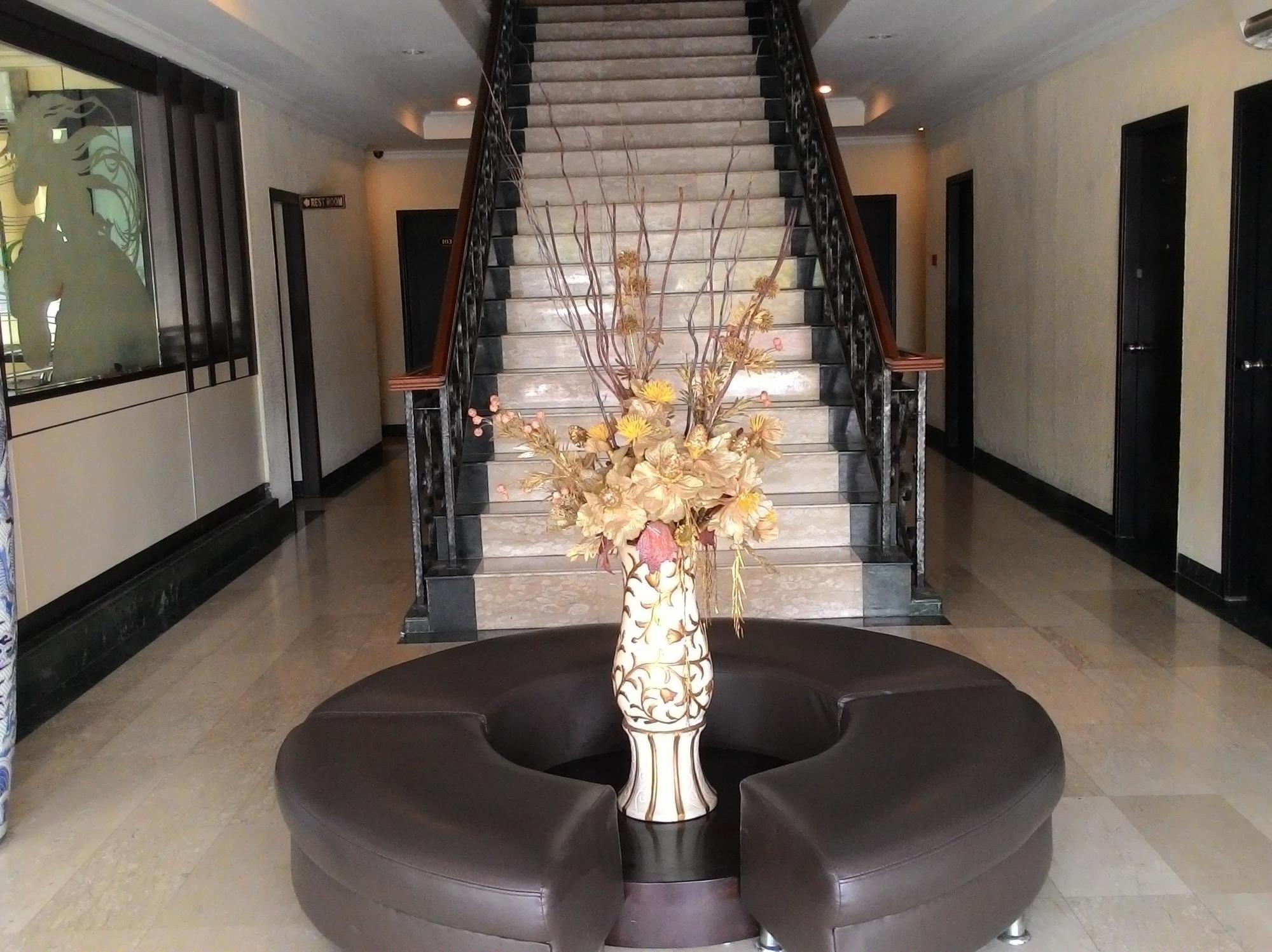 Sky View Hotel Managed By Os Batam Exterior foto