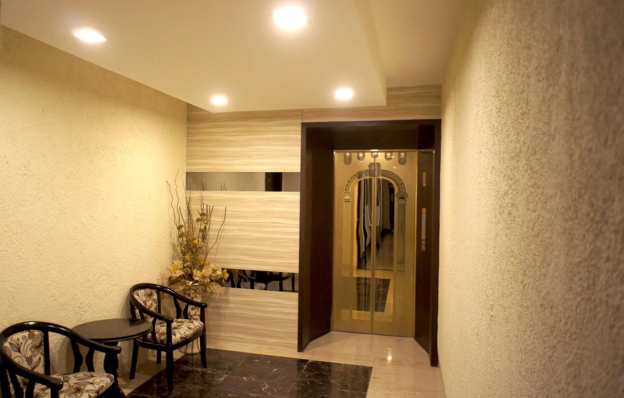 Sky View Hotel Managed By Os Batam Exterior foto